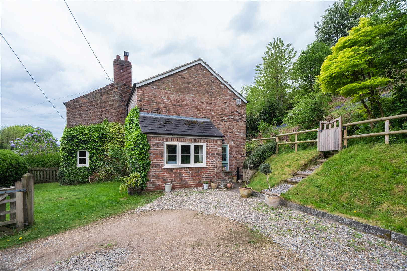 3 bedroom  Semi Detached House for Sale in Weaverham